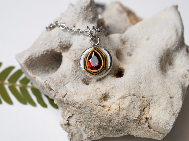 Art Deco Garnet Necklace