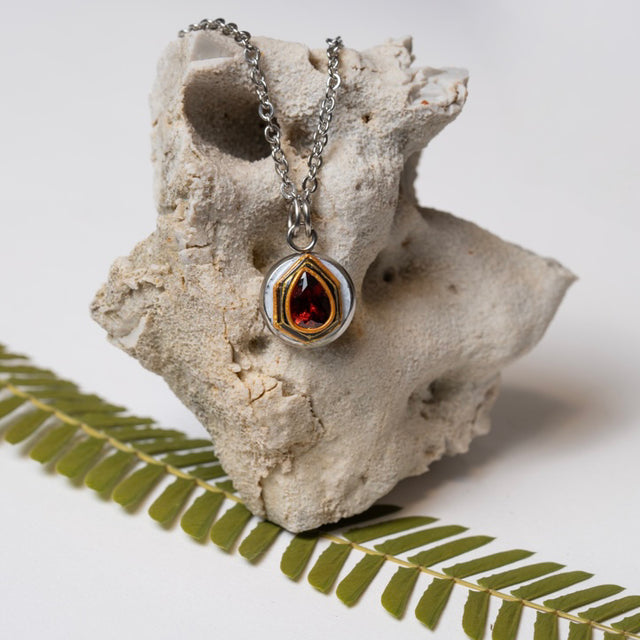 Art Deco Garnet Necklace